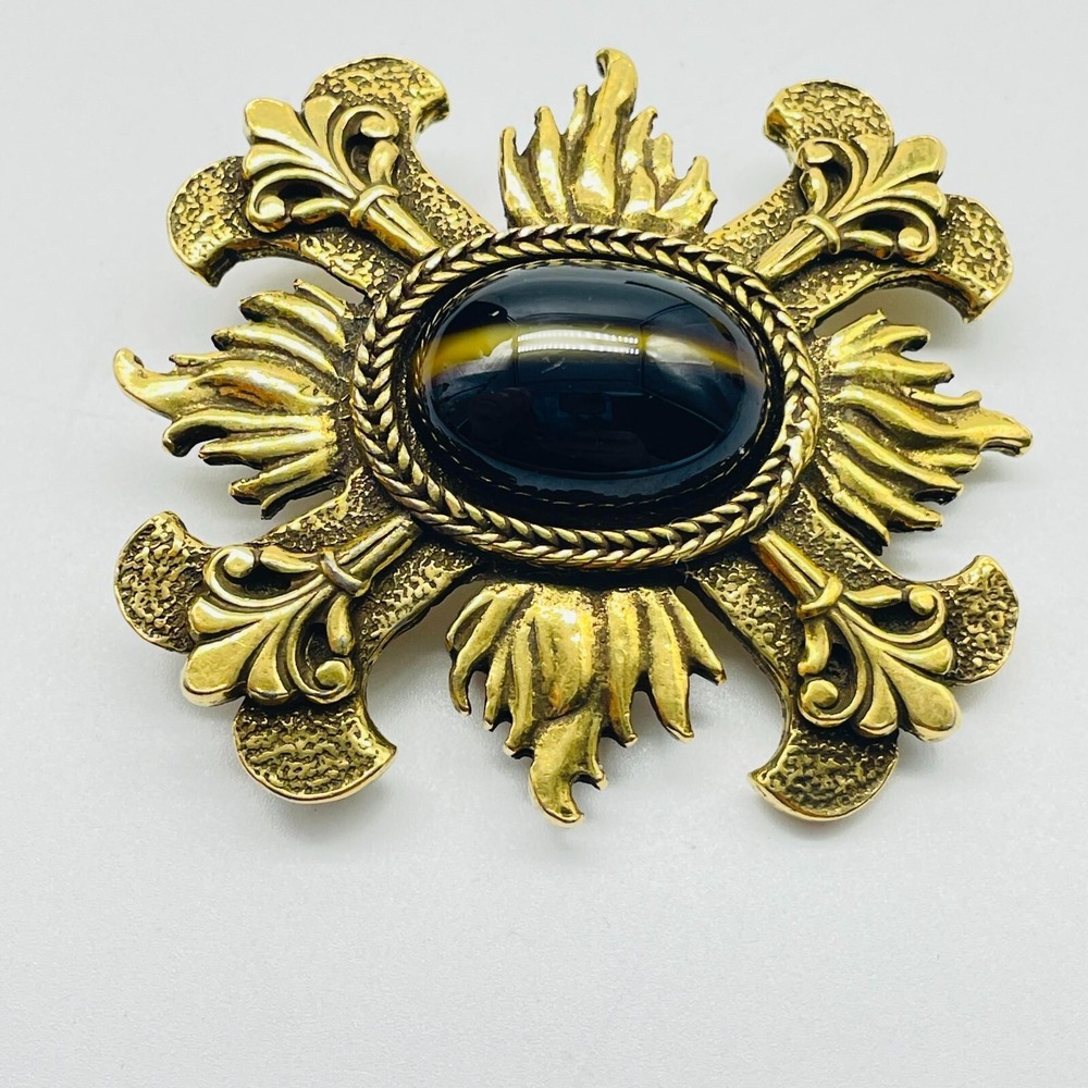 Accessocraft NYC Gold Tone Maltese Cross Brooch Black Cats Eye Cabochon - Picture 4 of 8